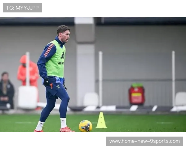 尤文弗拉霍维奇训练中背身做球简单有效